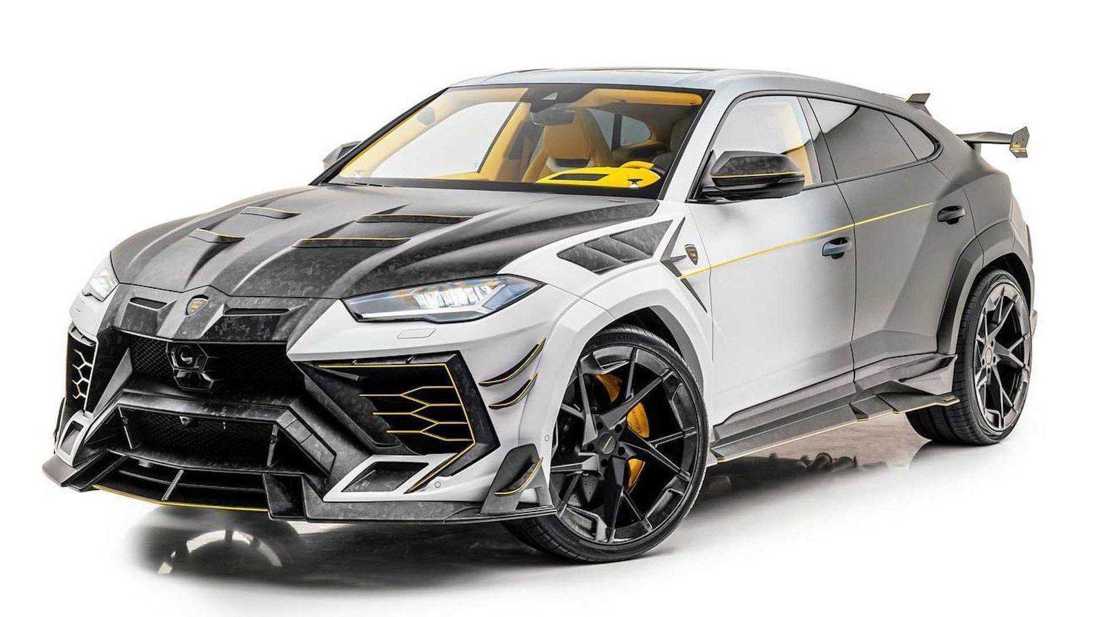 Представлен Lamborghini Urus с комплектом глубоких доработок от Mansory