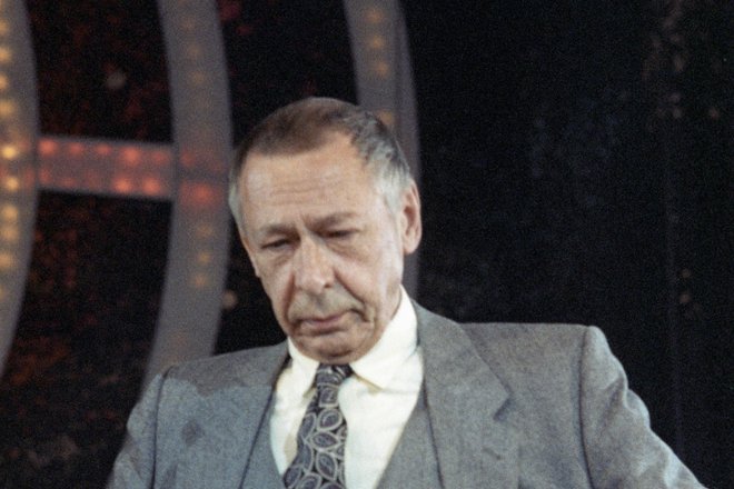 Олег Ефремов Олег Ефремов