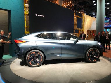 slide image for gallery: 24995 | Seat Tavascan