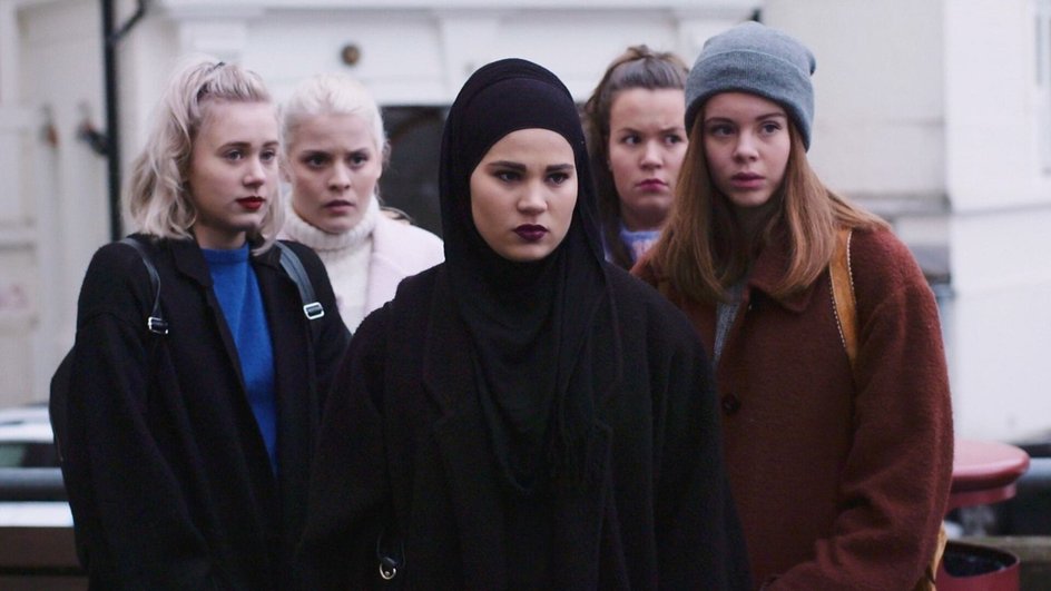 Кадр из сериала «Стыд»