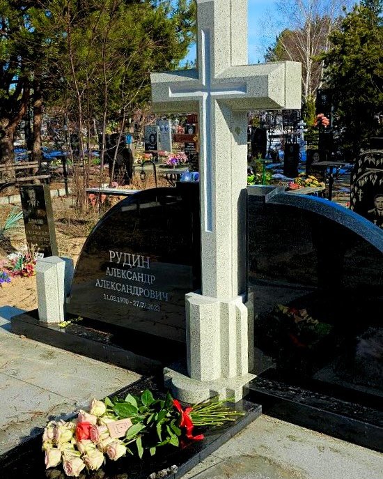 Надгробие мужа Натали Надгробие мужа Натали