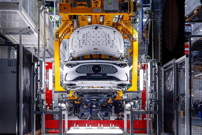 Mercedes-Benz CLA нового поколения пошел в серию Mercedes-Benz CLA нового поколения пошел в серию