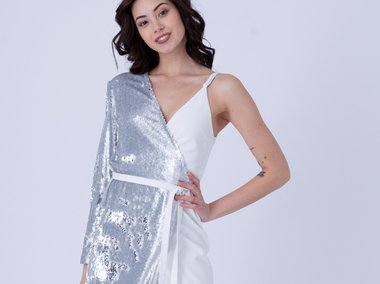 Slide image for gallery: 8536 | Белое платье-халат, цена за прокат в в сервисе аренды брендовых платьев Oh My Look!  — 5000 рублей
