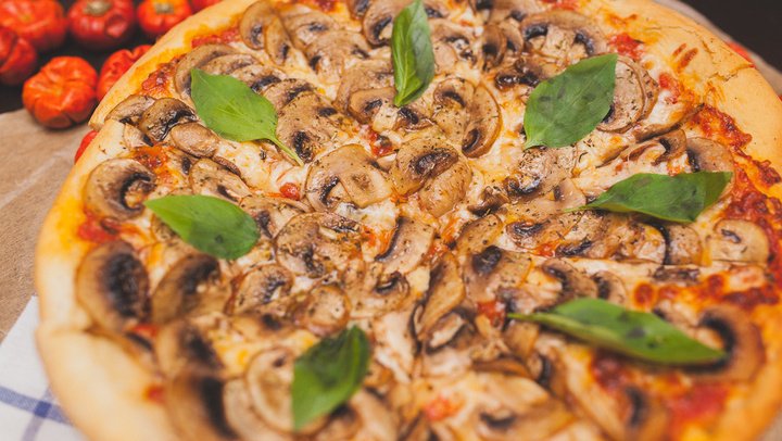 Домашняя пицца с грибами и сыром | Receta