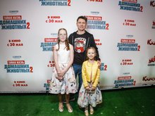 Тимур Батрутдинов и гостьи премьеры Тимур Батрутдинов и гостьи премьеры