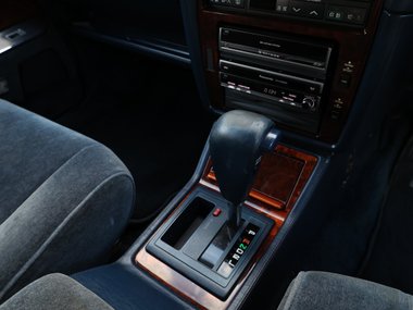 Toyota Century: лимузин для императора