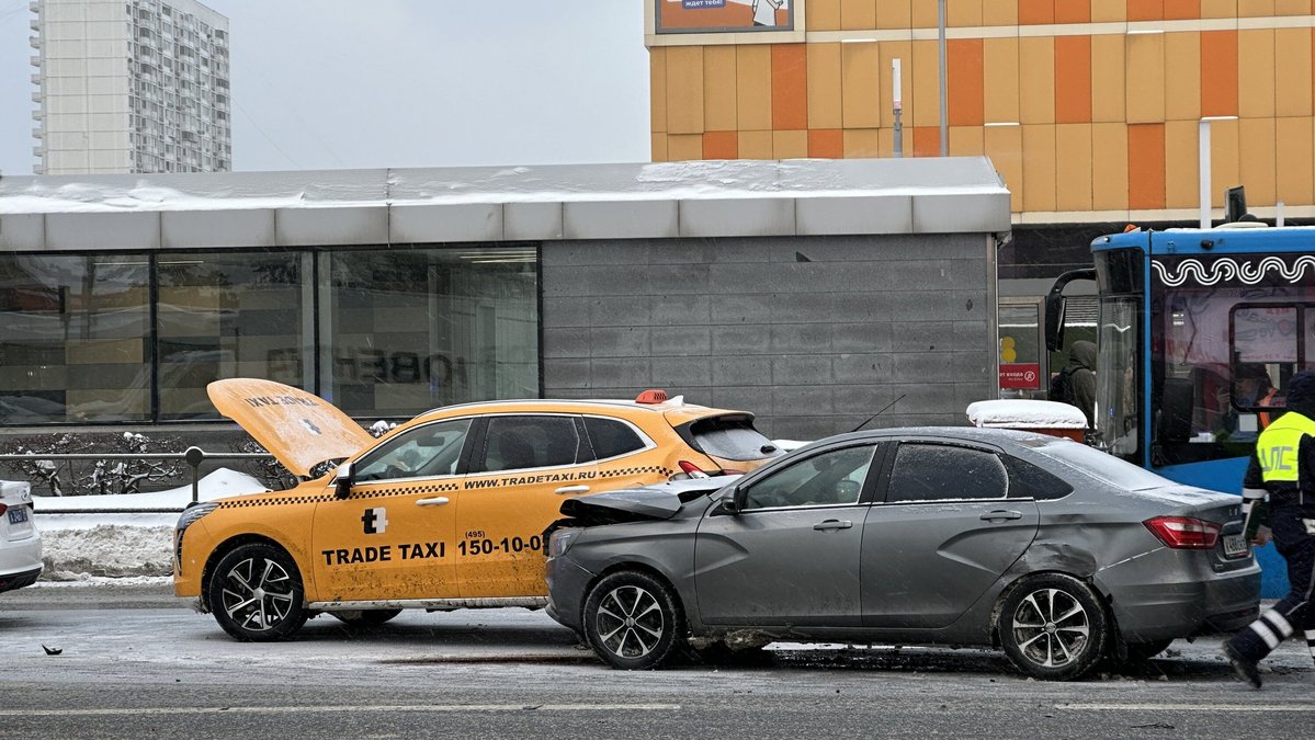 Как не попасть в аварию в снег или гололед: наши советы