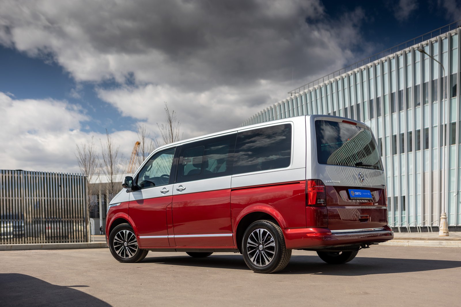 Тест-драйв Volkswagen Multivan: замена кроссоверу?