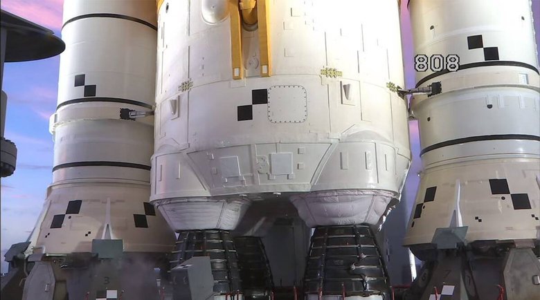 Часы обратного отсчета миссии Artemis 1 были приостановлены из-за неисправности двигателя RS-25. Скриншот: NASA / YouTube