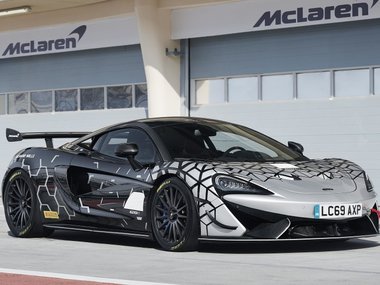 slide image for gallery: 26365 | McLaren 620R