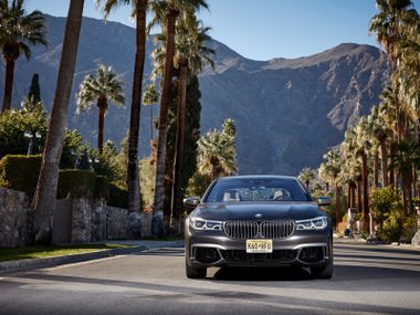 slide image for gallery: 23350 | BMW M760