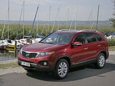 slide image for gallery: 24063 | Kia Sorento