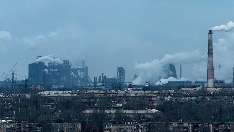 Запорожье – четвертый по величине индустриальный центр Украины. Тут располагается множество предприятий цветной и черной металлургии и несколько машиностроительных заводов. Естественно, это сказывается на экологической обстановке в городе.