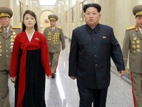 Революционерка моды, певица: что мы знаем о жене Ким Чен Ына
