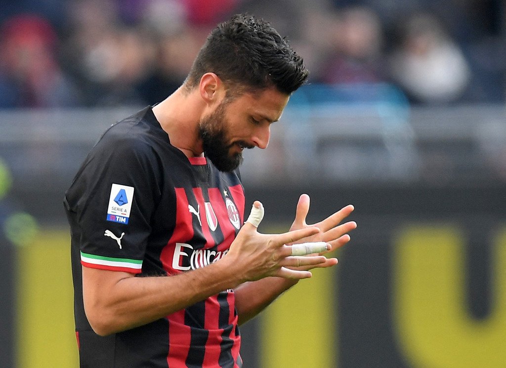 «Милан» продлил серию без побед до трех матчей, уступив «Удинезе»