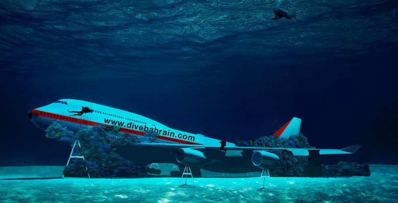 «Затонувший» Боинг 747 привлекает дайверов в Бахрейн.