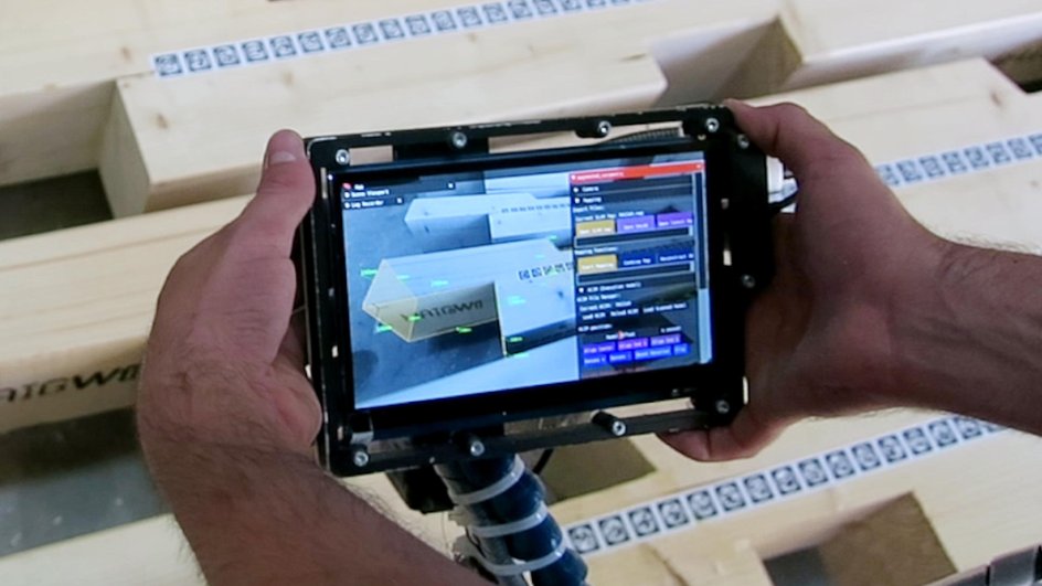 интерфейс Augmented Carpentry на устройстве интерфейс Augmented Carpentry на устройстве