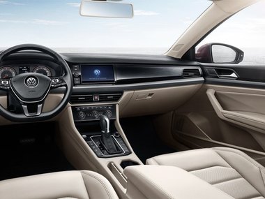 slide image for gallery: 24400 | Volkswagen Lavida Plus