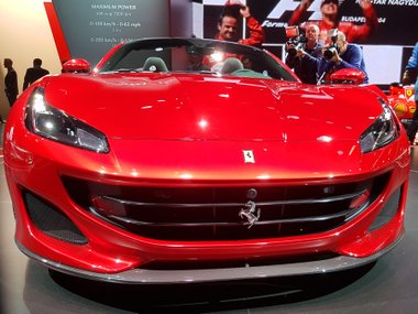 slide image for gallery: 23471 | Ferrari Portofino