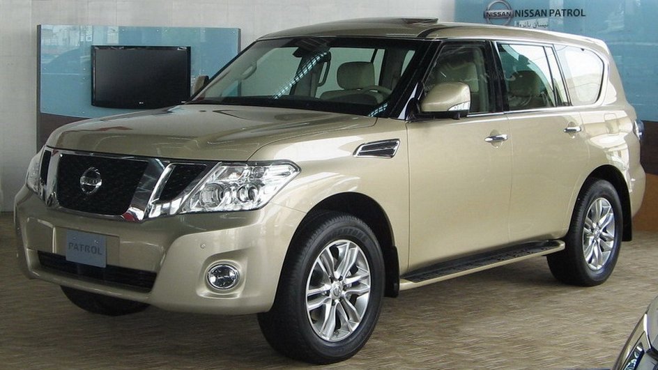 Внедорожник фирмы Nissan модели Patrol Внедорожник фирмы Nissan модели Patrol