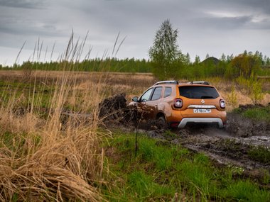 slide image for gallery: 28240 | Renault Duster CVT