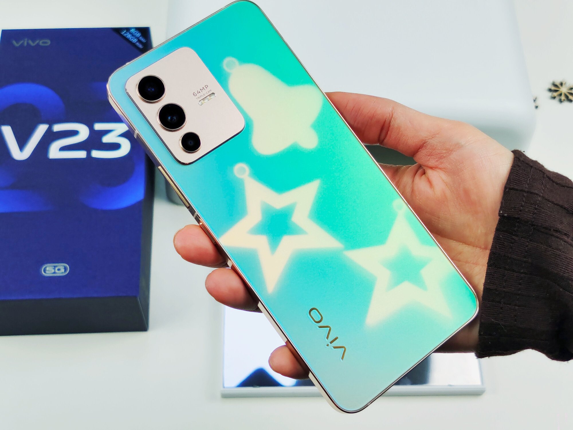 Раскрыта дата выхода в России уникального смартфона-хамелеона vivo V23  (фото) - Hi-Tech Mail.ru