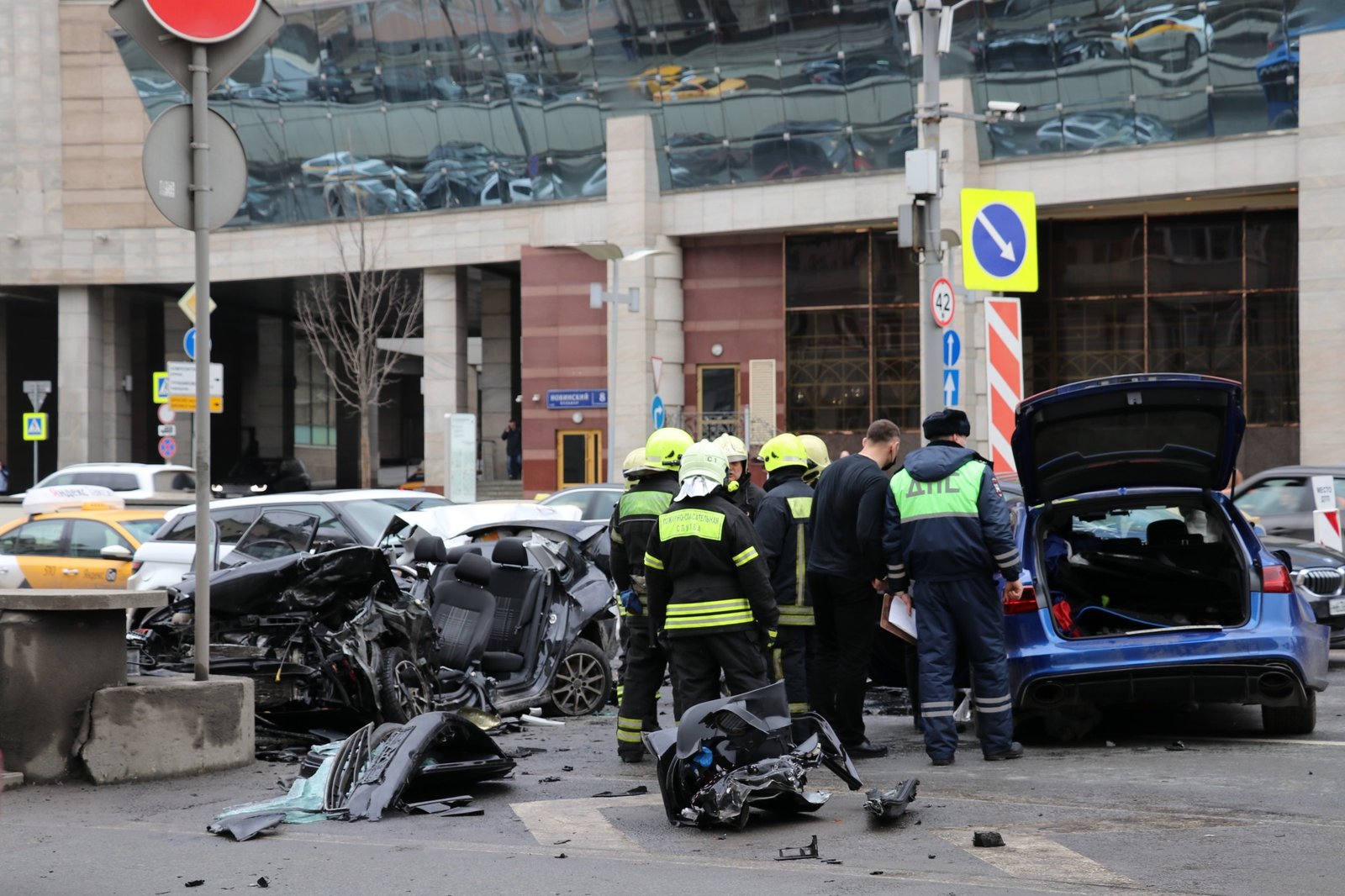 Известный блогер попал в аварию в центре Москвы