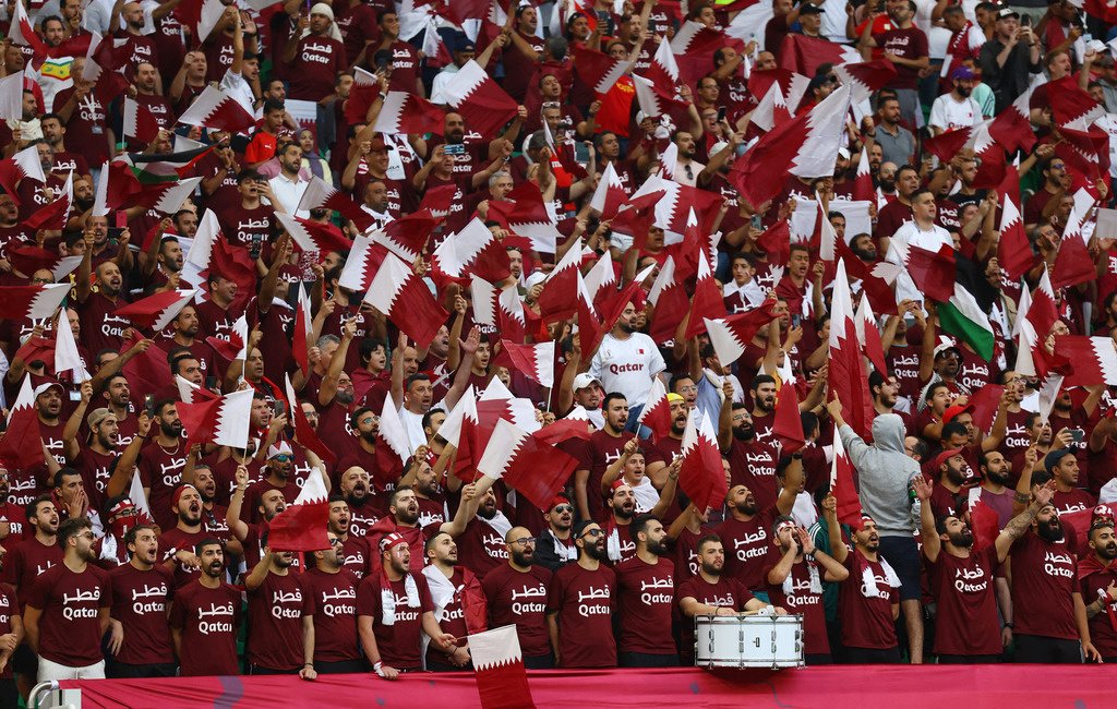 «Фанатов» сборной Катара на ЧМ вербовали в других странах. И тренировали несколько месяцев