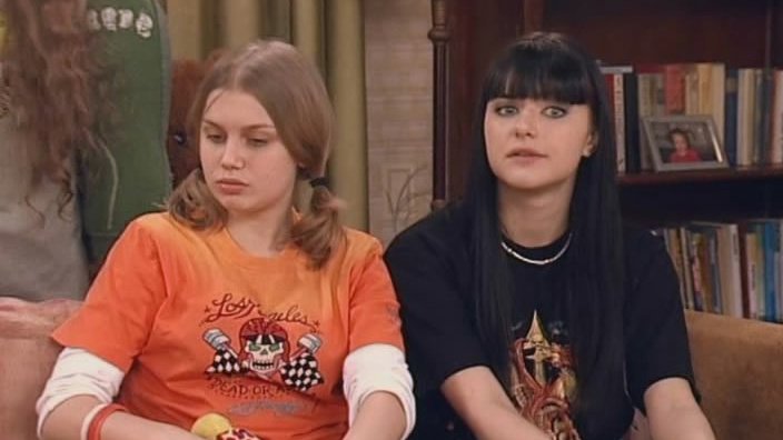 Дарья Мельникова и Анастасия Сиваева в сериале «Папины дочки» Дарья Мельникова и Анастасия Сиваева в сериале «Папины дочки»