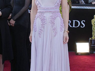 Slide image for gallery: 1435 | Кейт Бланшетт на вручении Оскара в платье Givenchy, Лос-Анжелес