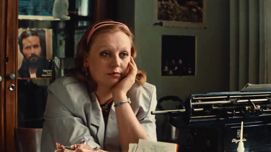 Светлана Крючкова в фильме «Курьер» Светлана Крючкова в фильме «Курьер»