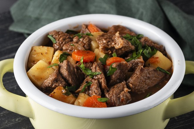 Мясо в горшочке Мясо в горшочке