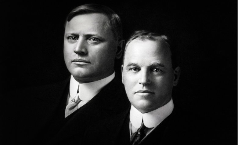 Джон (на снимке слева) и Хорас Додж. Неразлучные братья, пионеры автомобильной Америки и просто хорошие парни