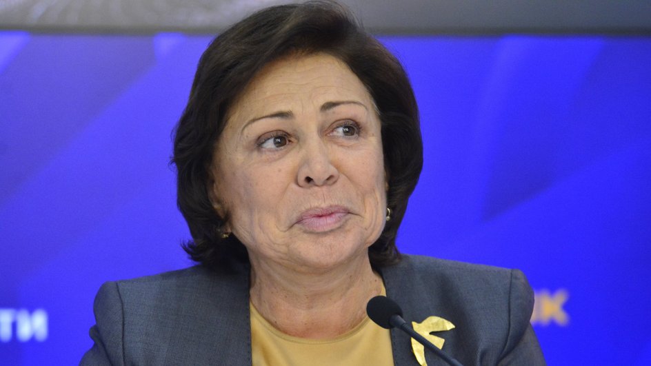 Ирина Роднина на политическом выступлении Ирина Роднина на политическом выступлении