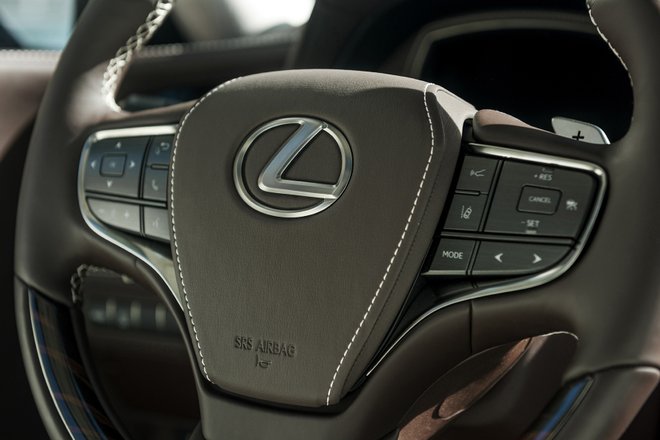 Lexus LS V 2017 Седан