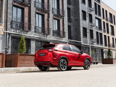 slide image for gallery: 27930 | Mitsubishi Eclipse Cross