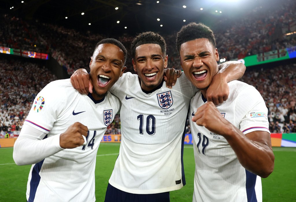 Характер и спорный пенальти — Англия снова в финале Евро. Команда Саутгейта наконец-то показала крутой футбол