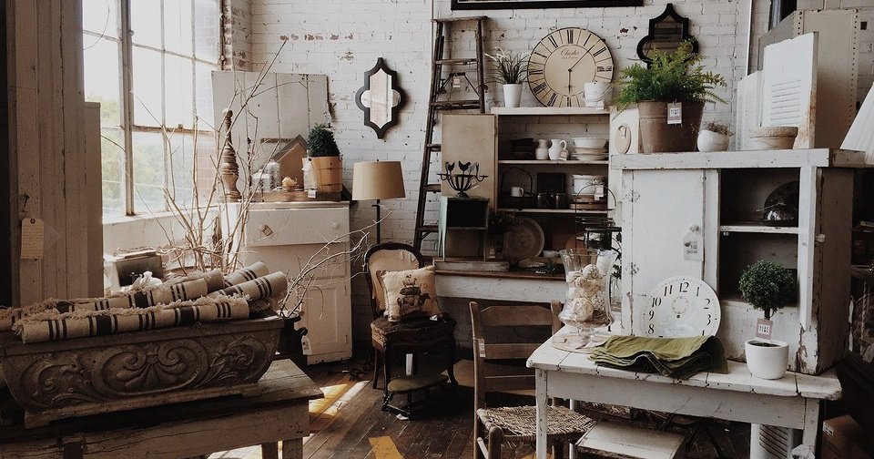 Не относите на свалку: 7 идей, что делать с надоевшей мебелью и декором