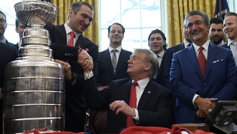Александр Овечкин и игроки "Вашингтона" на приеме у Дональда Трампа Александр Овечкин и игроки "Вашингтона" на приеме у Дональда Трампа