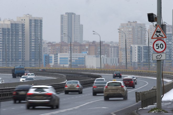 Камера интеллектуальной системы "Автодория" на одной из дорог города Камера интеллектуальной системы "Автодория" на одной из дорог города