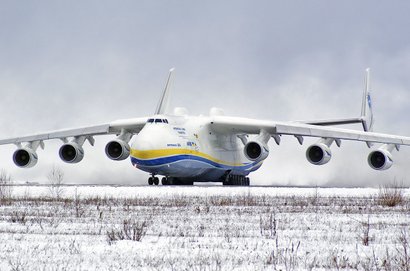 Ан-124-100 (слева) и Ан-225 (справа). Фото: airspotter.eu / allaircraft