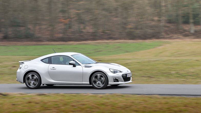 slide image for gallery: 3015 | Subaru BRZ