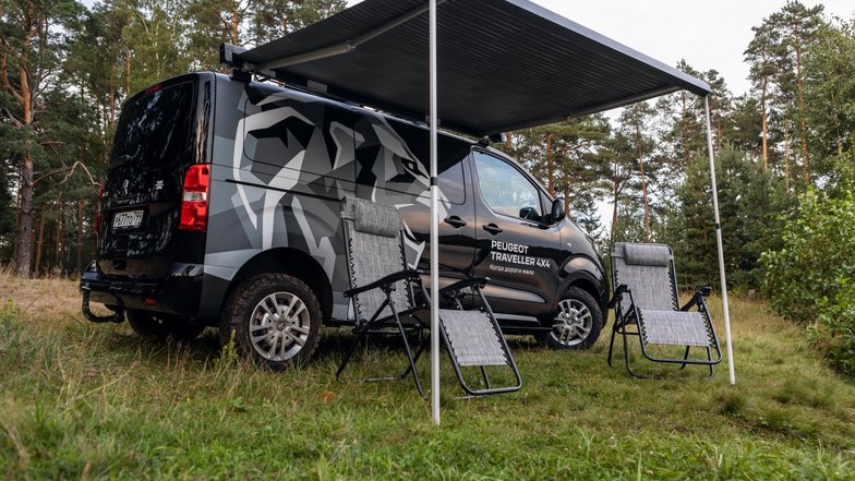 slide image for gallery: 28453 | Peugeot Traveller