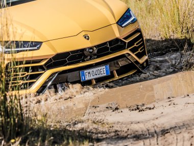 slide image for gallery: 24291 | Lamborghini Urus