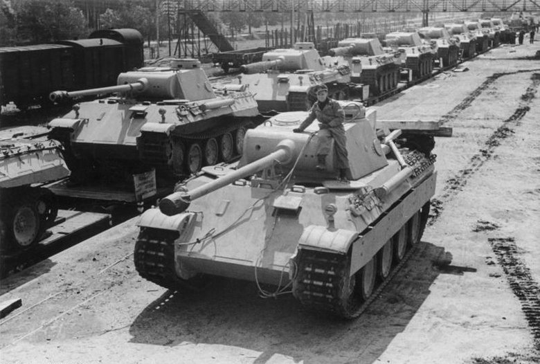 Танк «Пантера» был разработан фирмой MAN в 1941-1942 годах как ответ на появление на фронтах советского танка Т-34. Фото: Bundesarchiv, Bild 183-H26258 / CC-BY-SA 3.0 / Wikipedia