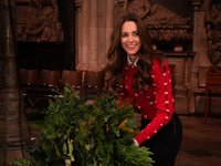 Content image for: 524535 | Кейт Миддлтон украсила елку в Вестминстерском аббатстве