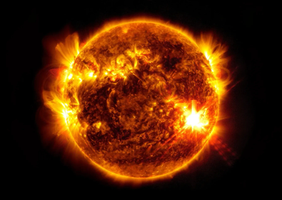 Обсерватория солнечной динамики НАСА сделала это изображение солнечной вспышки X5.8, достигшей пика в 21:23 по восточному времени 10 мая 2024 года.