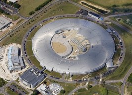 &quot;СКИФ&quot; в Новосибирске, Diamond в Великобритании и European Synchrotron Radiation Facility во Франции. Фото: Wikipedia