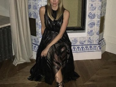 Slide image for gallery: 5801 | Супруга режиссера Федора Бондарчука Светлана поддержала дебютанток в элегантном черном наряде