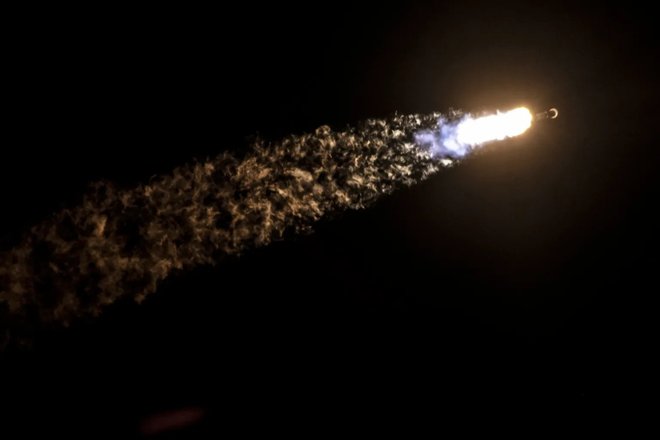 Запуск ракеты Falcon 9 Запуск ракеты Falcon 9